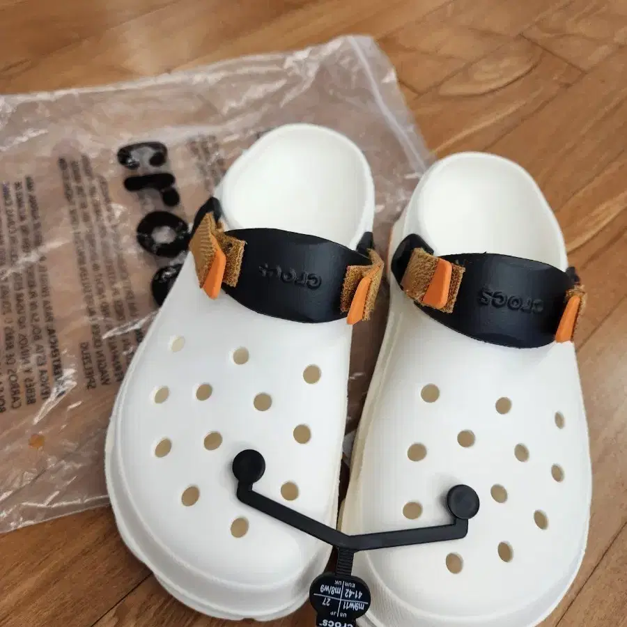 크록스 클래식 올터레인 클로그 화이트