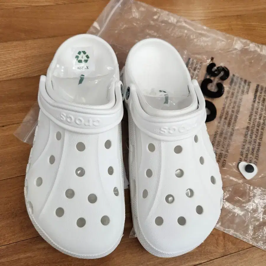 크록스 클래식 클로그 화이트