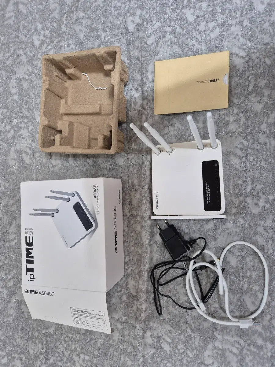 ipTIME A604SE 공유기 풀박스