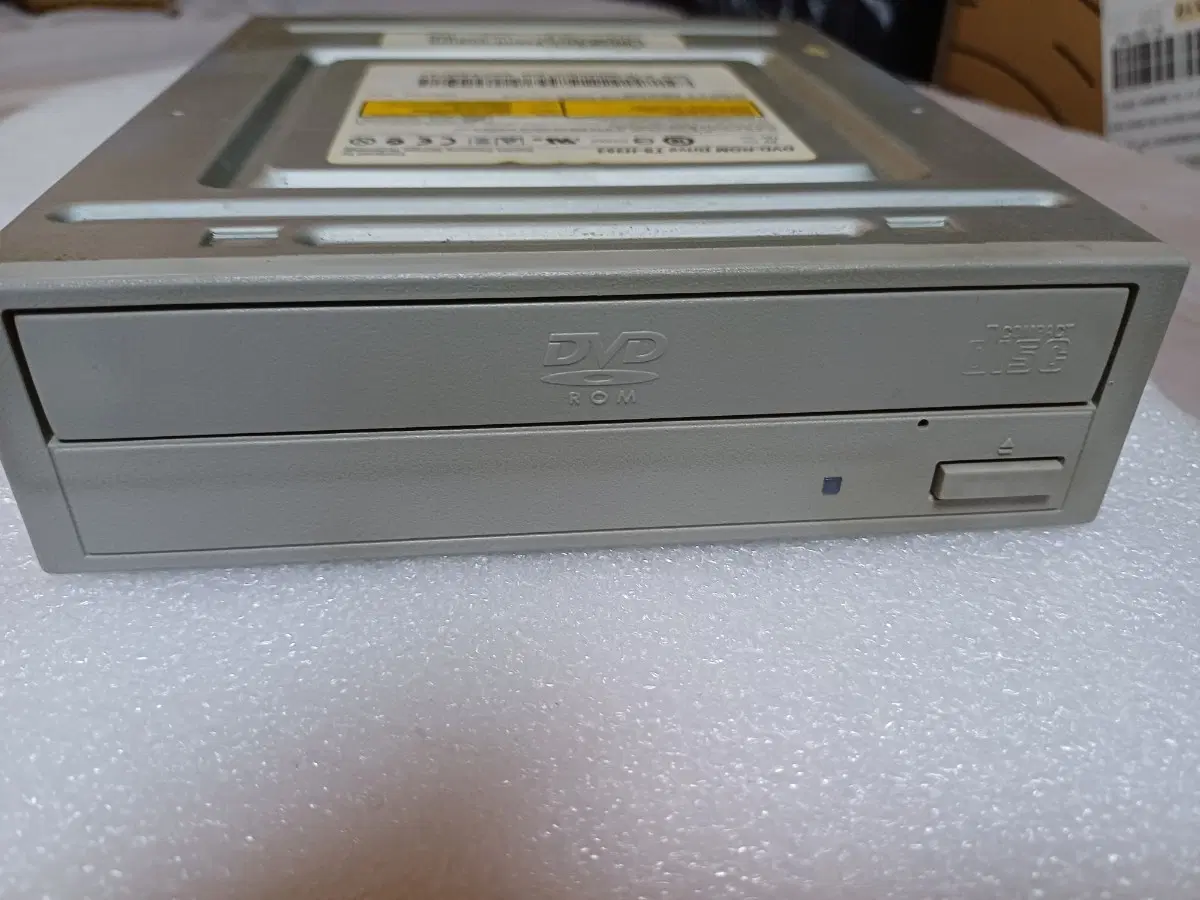 DVD ROM 드라이브