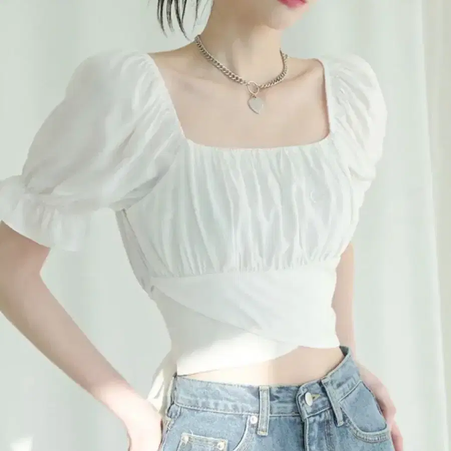 어반드레스 블라우스 BACK RIBBON SQUARE Short-sleeve BLOUSE