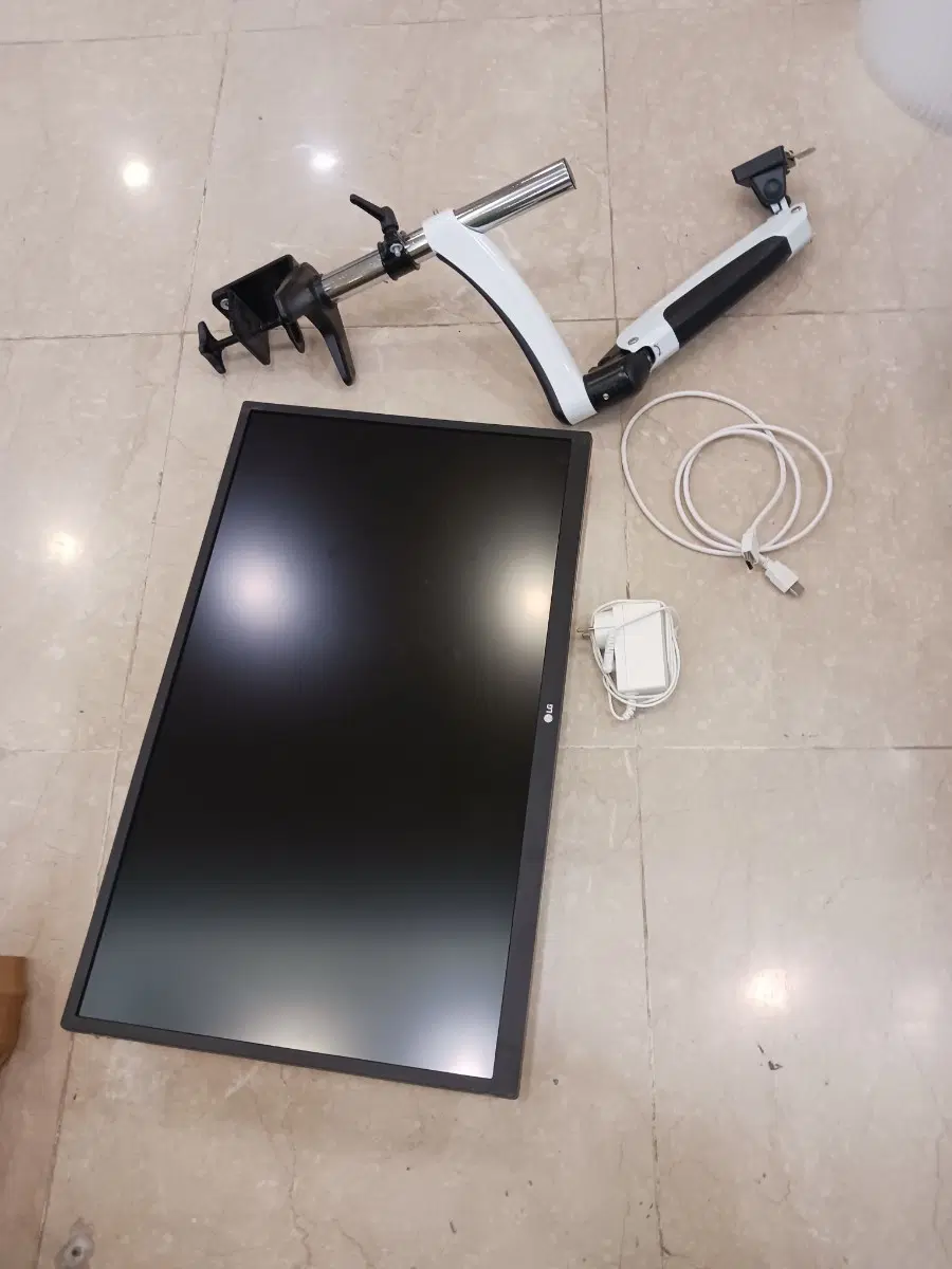 LG 27인치모니터 27ul550 +암