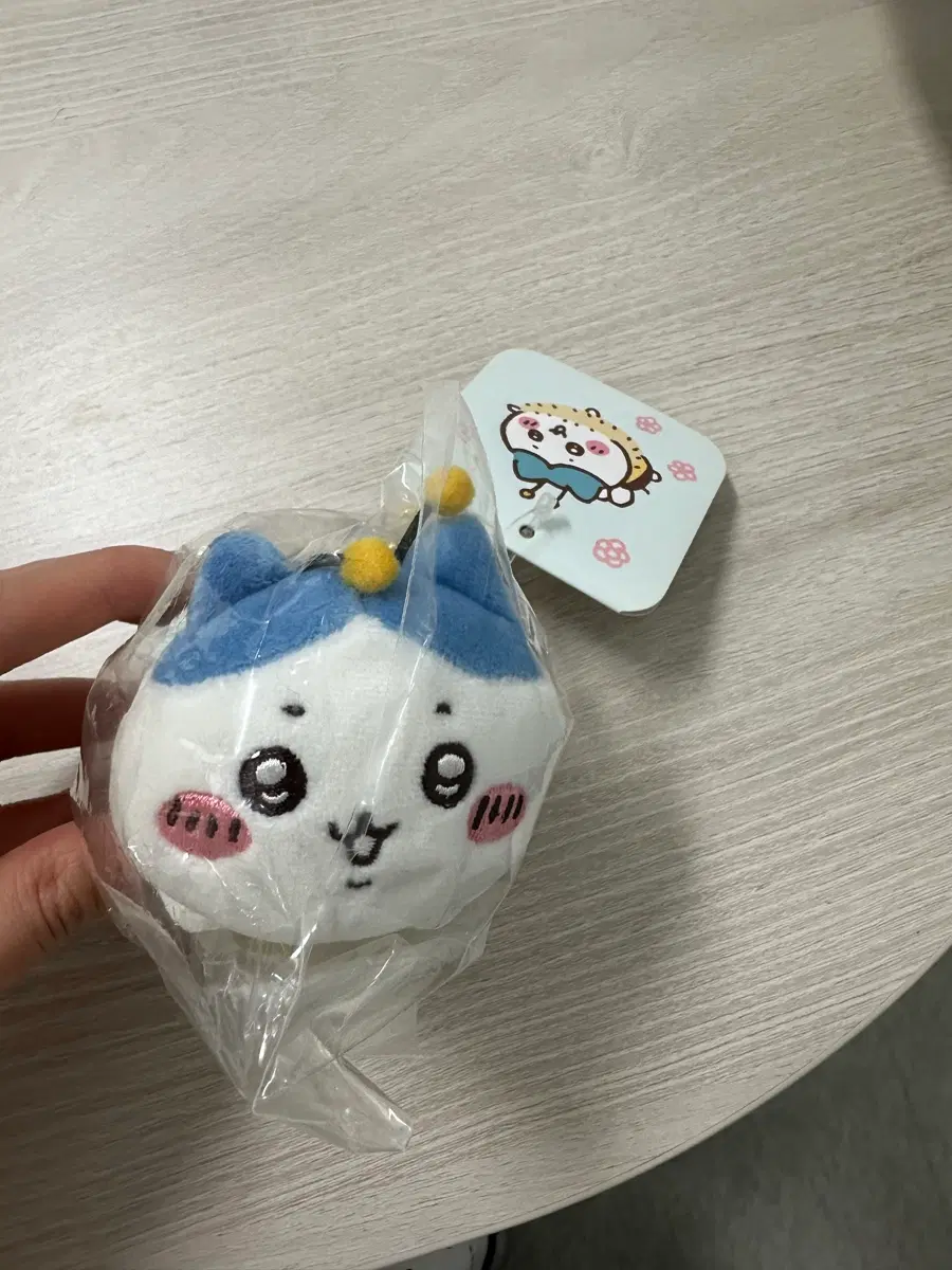 치이카와 꿀벌 마스코트 인형 키링 정품(하치와레)