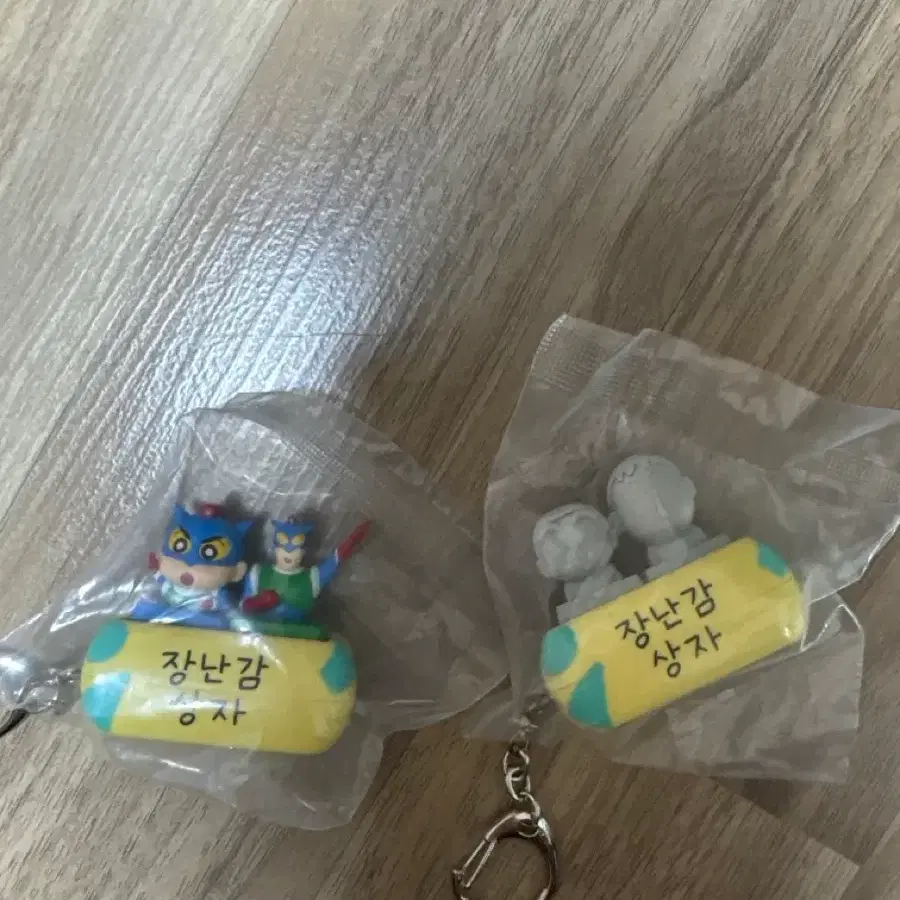 반값택배택포) 짱구 장난감상자키캡2개 돌맹구