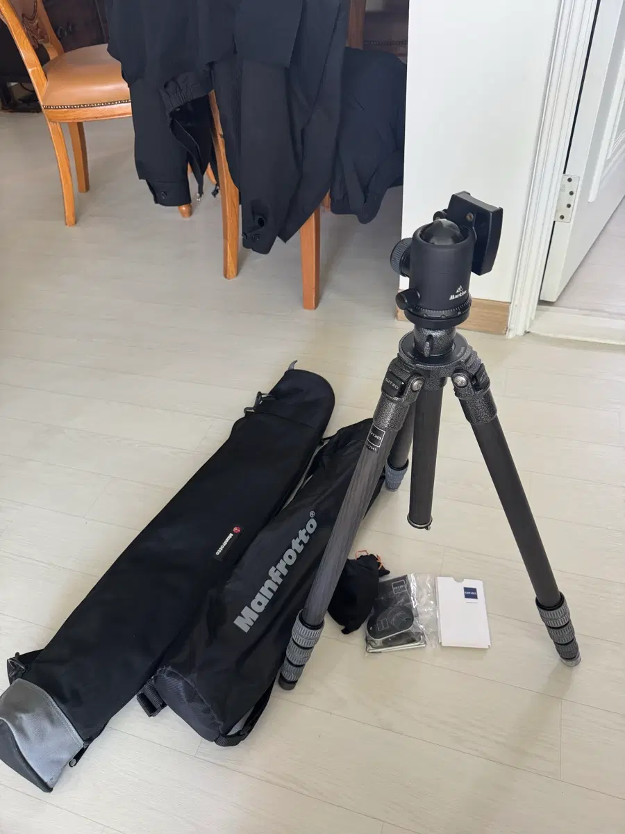 짓조 gt2541 삼각대 + 마킨스 볼헤드 q10-q + 마킨스 플레이트 + manfrotto 가방 민트급