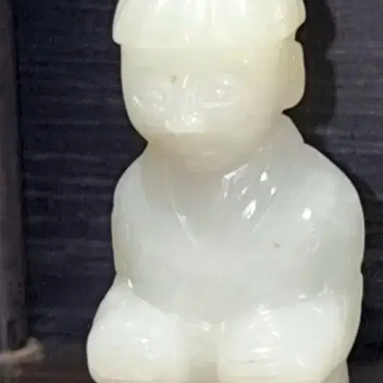 오래된 화전옥 동자상 조각품 양지백옥 노리개
