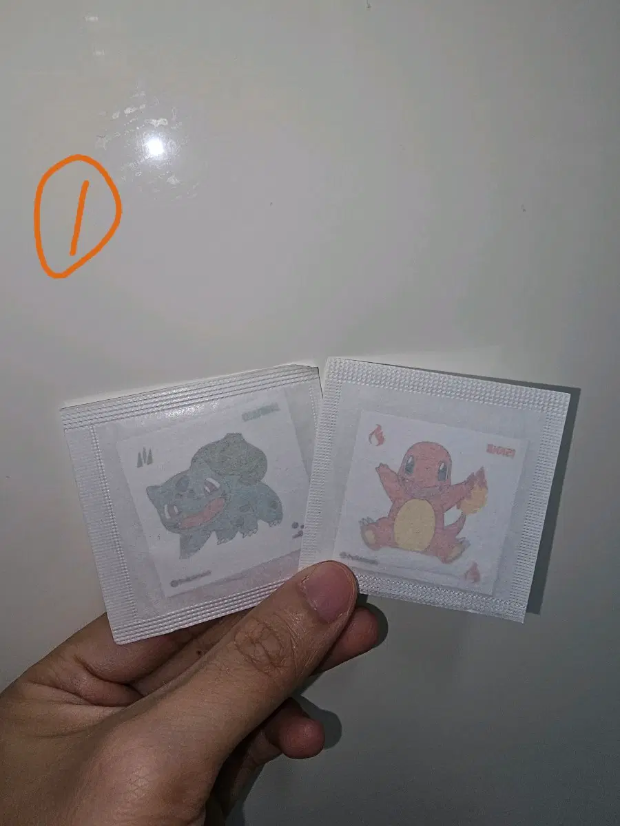 미개봉 포켓몬 콤부차 굿즈 모음 (씰 스티커, 폭신폭신 씰 스티커, 폭신폭신 키링)