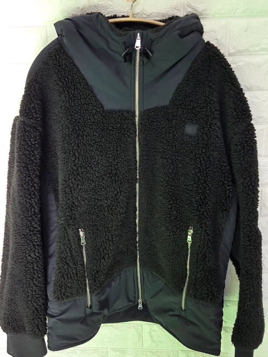 언더아머(Under Armour)의 남성 UA 쉐르파 스웨킷(Sherpa Swacket) 후드 자켓