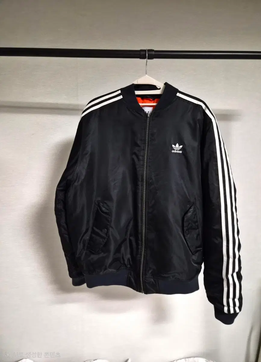 아디다스 삼선 봄버 패딩 자켓 2XL