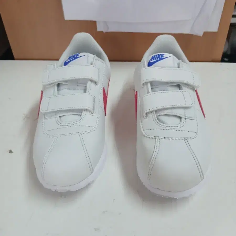 나이키 코르테즈 벨크로 키즈 운동화 화이트 핑크 215사이즈