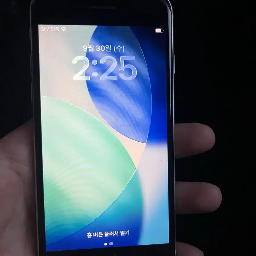 아이폰se3 128 화이트색상판매합니다