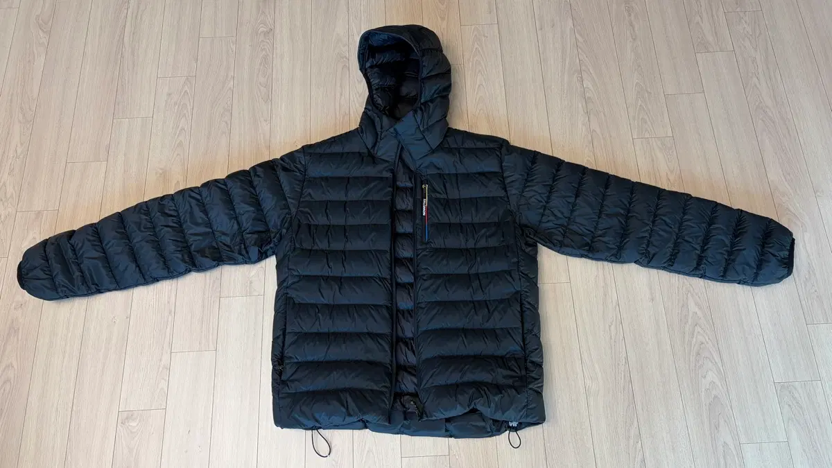 살로몬 25FW 엑스 퓨즈 후드 다운 자켓 블랙 L사이즈