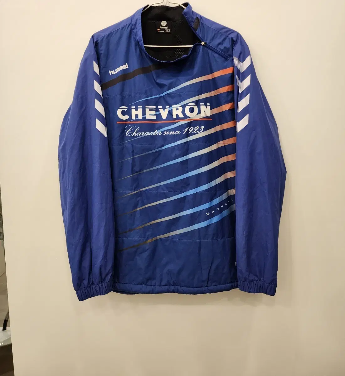 hummel 쉐브론 남성 바람막이