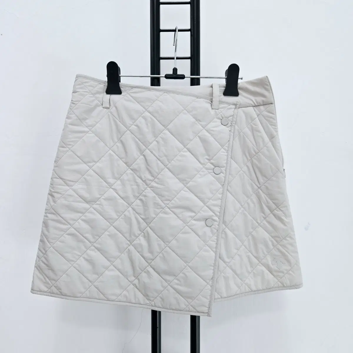 정품 데상트 골프 DESCENTE 퀼팅 패딩 스커트 바지