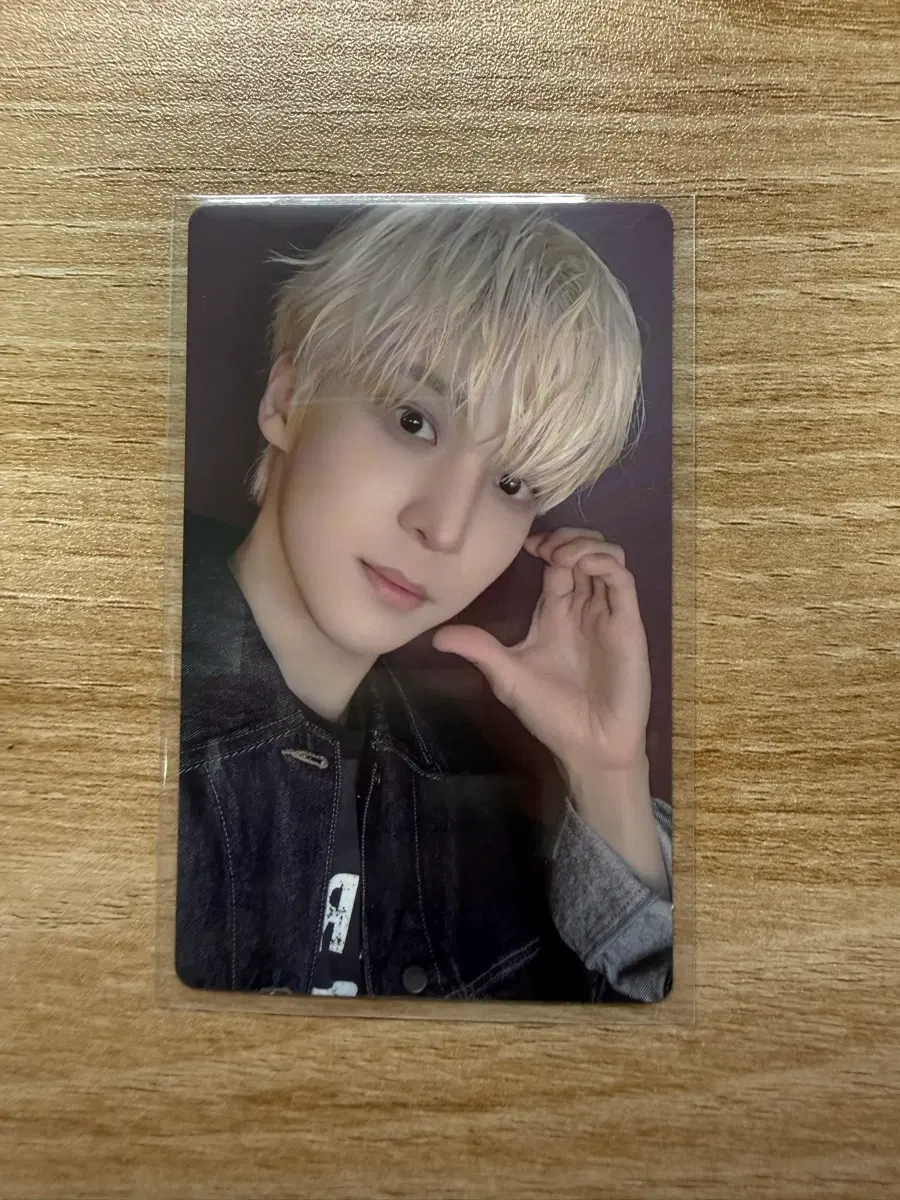 에이티즈 윤호 8주년 전시회 트레카 양도