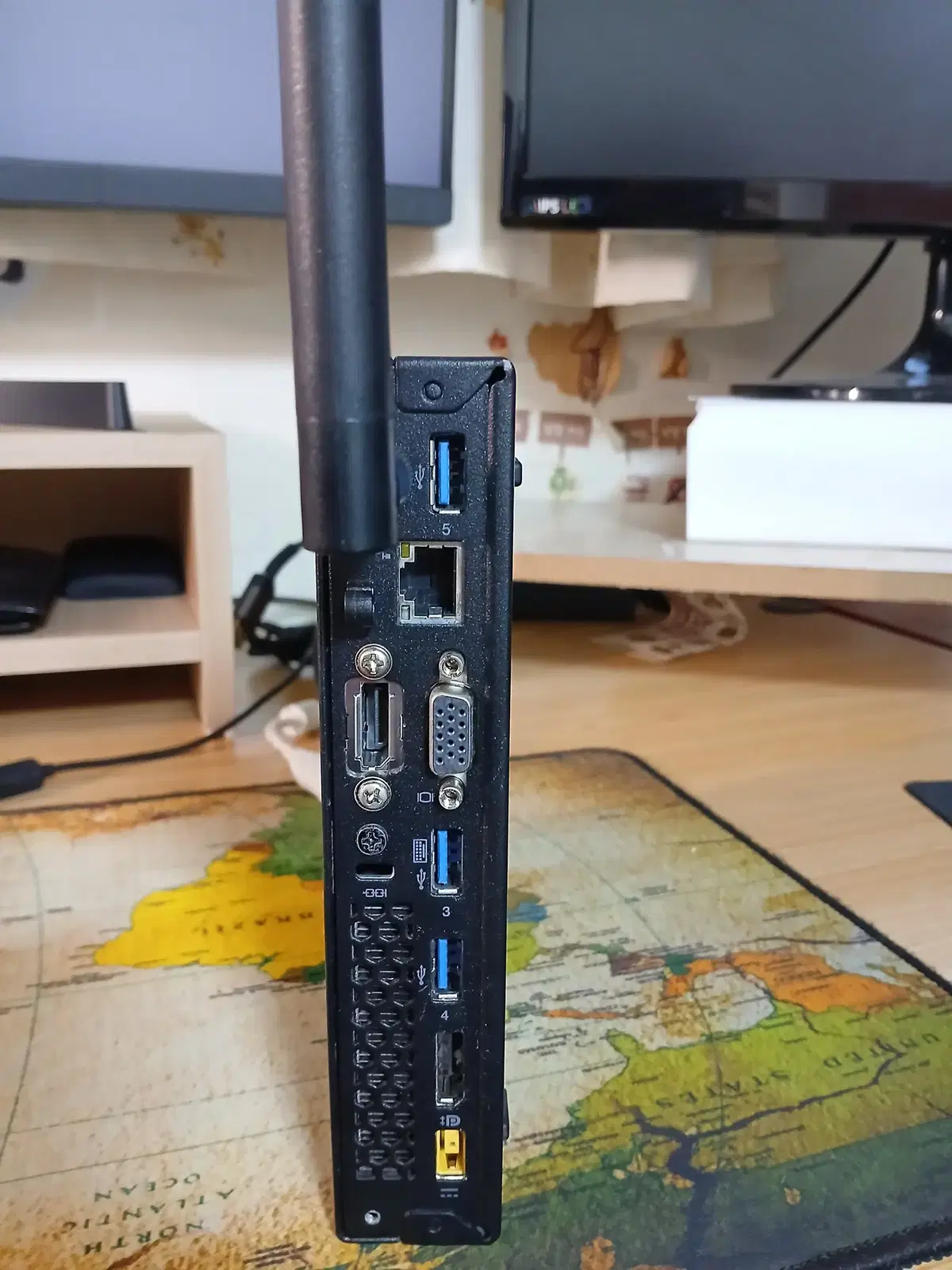 레노버 씽크 센터 M93P Tiny 제온 E3-1265L v3
