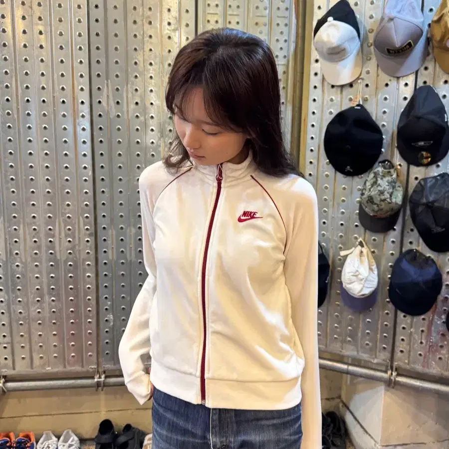 나이키 파이핑 로고 벨벳 트랙자켓 화이트 M