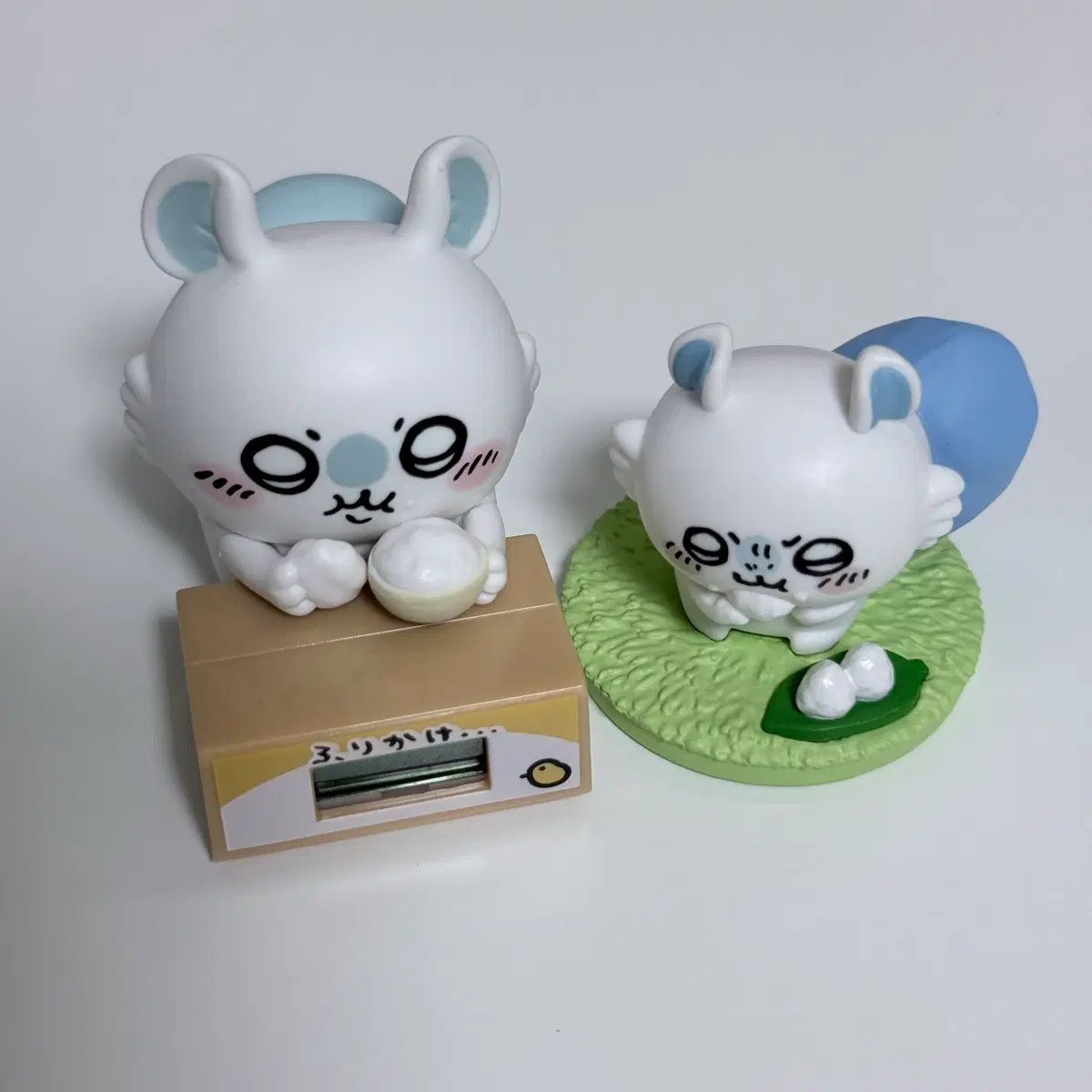 치이카와 모몽가 시계 피규어 가챠 세트