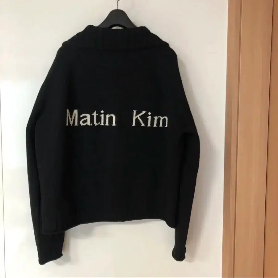 마뗑킴 니트 집업 백로고 22년 M 올드머니룩 등하원룩 출근룩 가디건