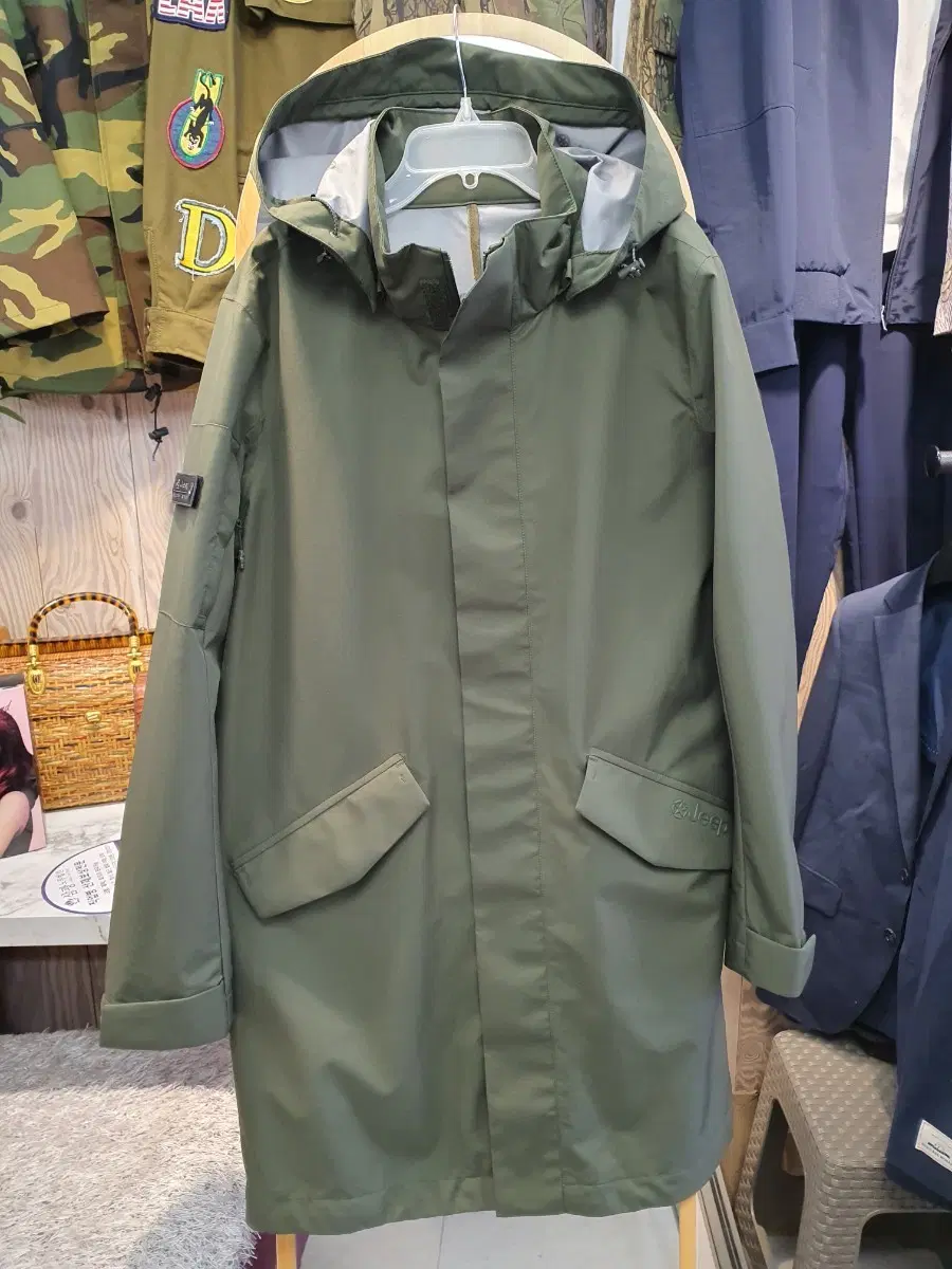 [상태최상/남녀공용] 지프(Jeep) 기능성 3레이어 롱 바람막이 (M/95)