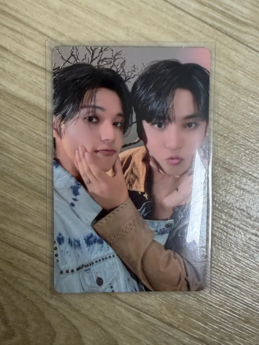 에이티즈 우영 종호 8주년 전시회 팝업 유닛 포카 트레카