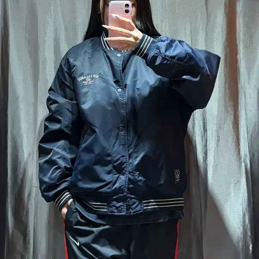L NEW BALANCE ニューバランス ネイビーナイロンパッチ野球ジャンパー