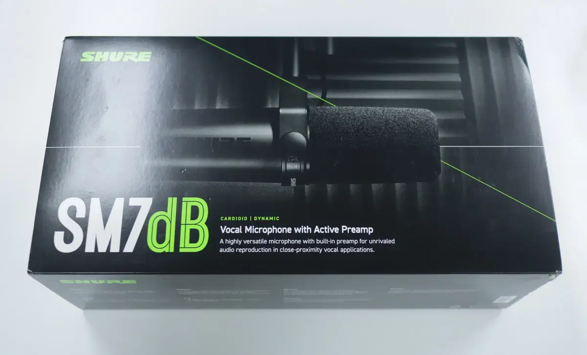새상품) 슈어 레코딩용 유선 마이크 SM7dB 판매합니다.