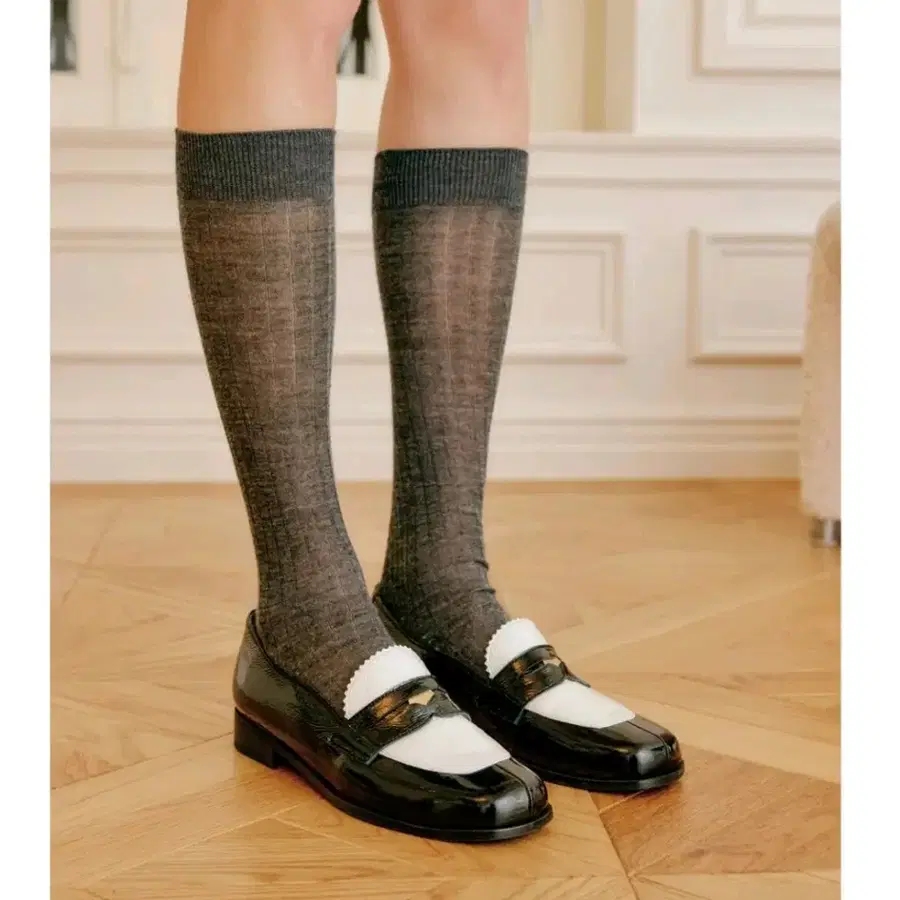 디토레 네오 페니 로퍼 240 Black and Whtie