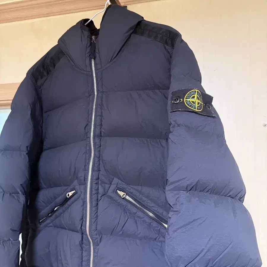 24FW 스톤아일랜드 심리스 패딩 네이비 xl