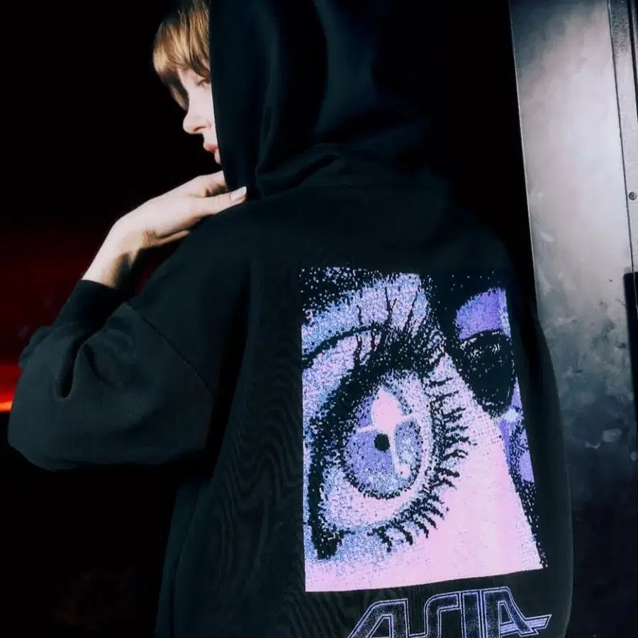 위켄드 팝업 ASIA AHTD EYE ZIP HOODIE L사이즈 정가 판매