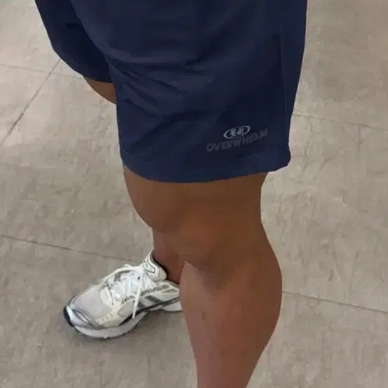압도 네이비6인치 팬츠팝니다