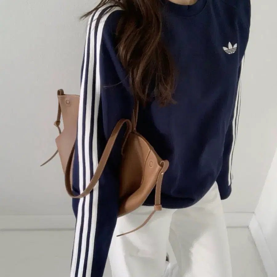 아디다스 삼선 맨투맨 네이비 기모 긴팔