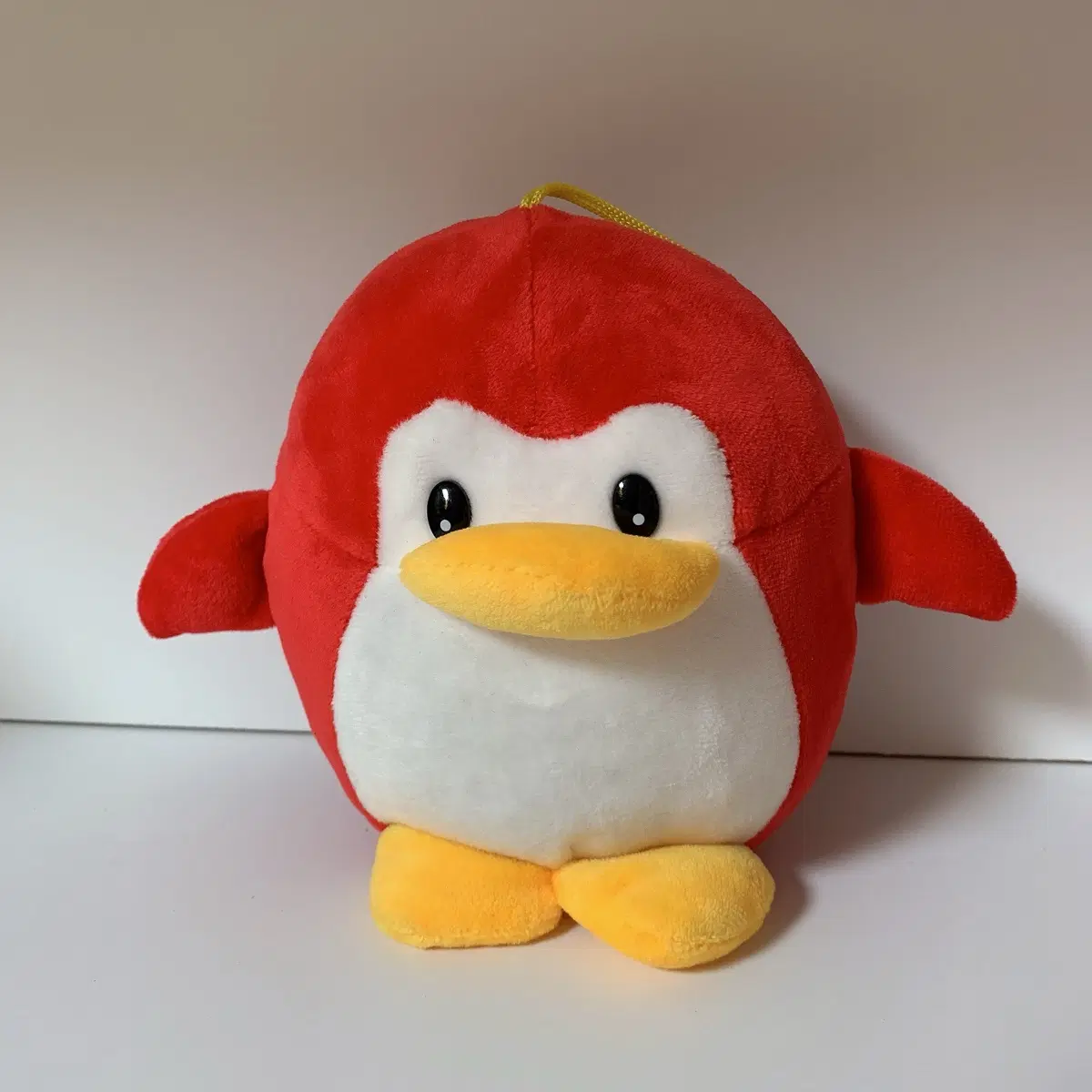 빨간색 펭귄 인형