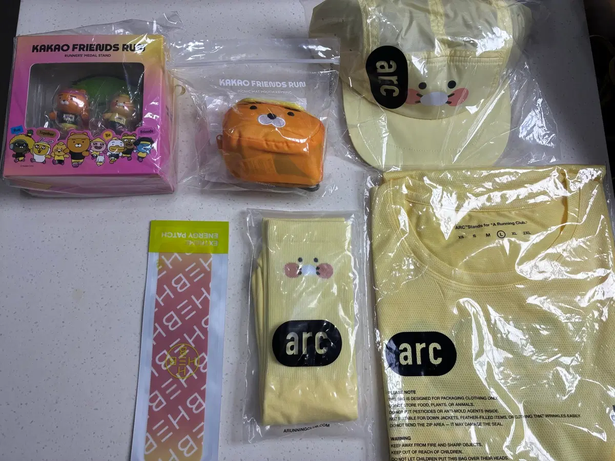 카카오프렌즈런 굿즈 세트 판매합니다.