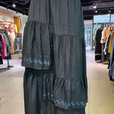 베네통 레터링 롱스커트