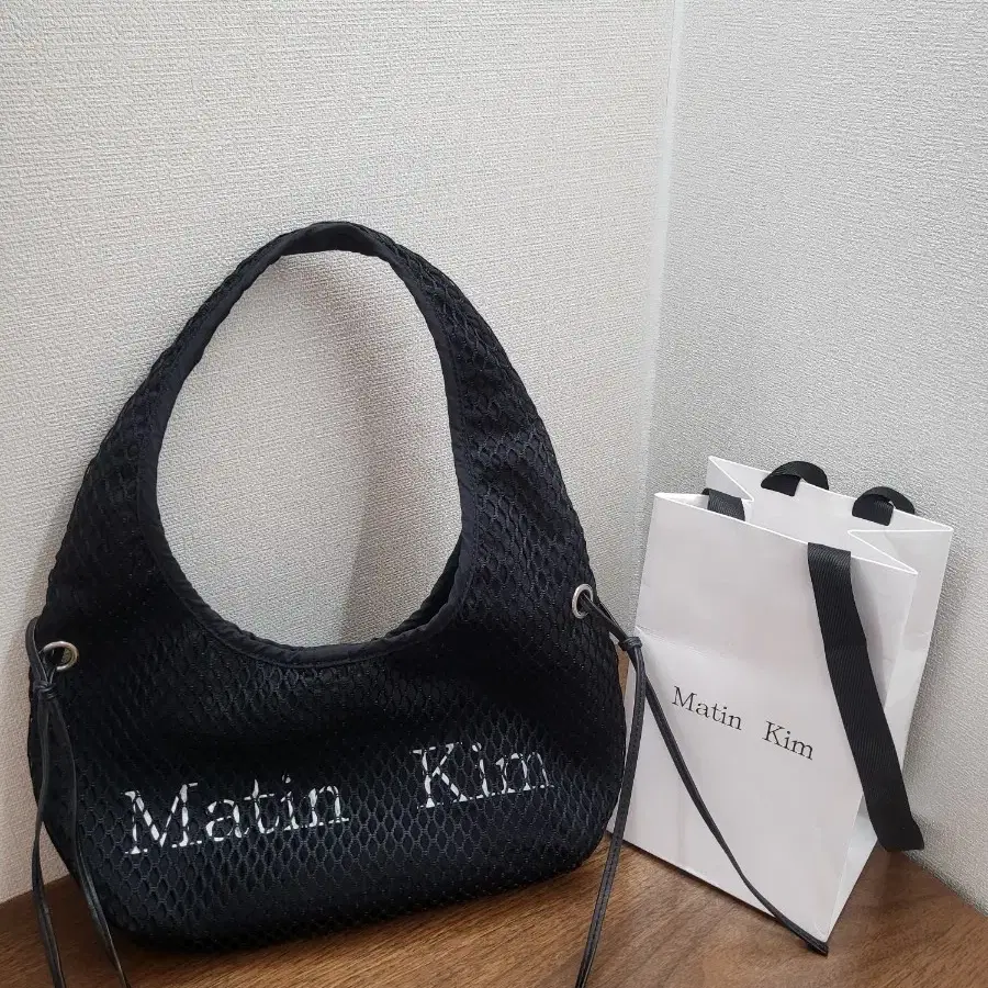 마뗑킴 메쉬숄더백