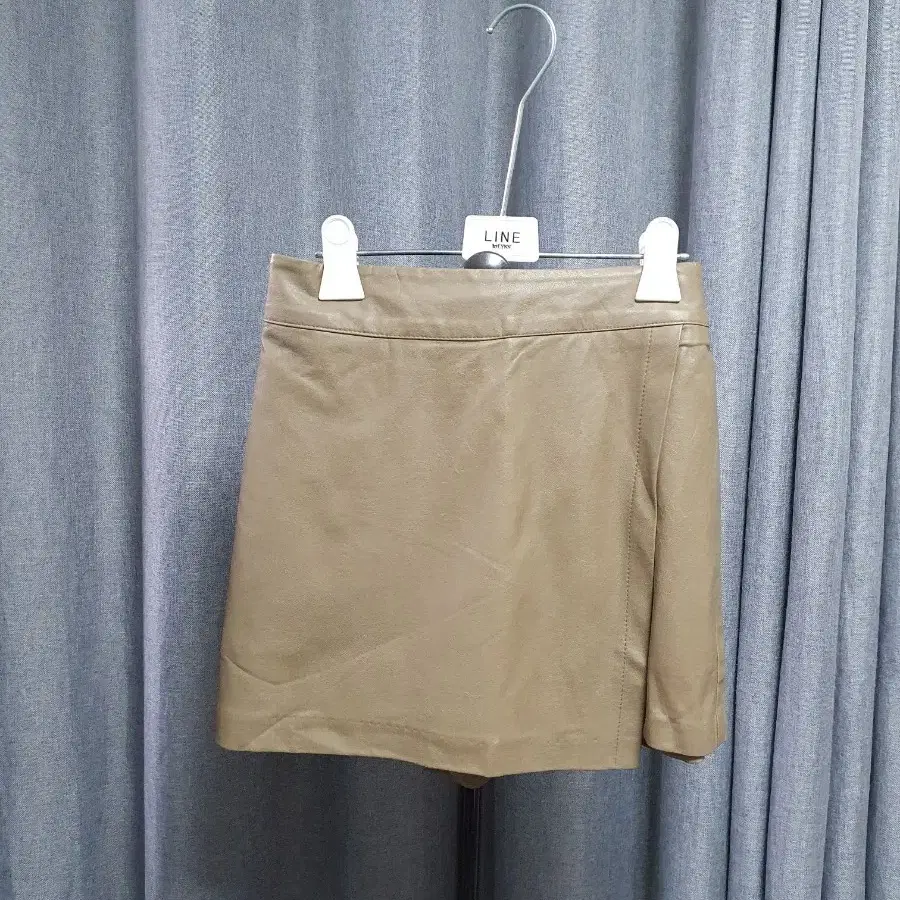 베이지 에코레더 큐롯팬츠