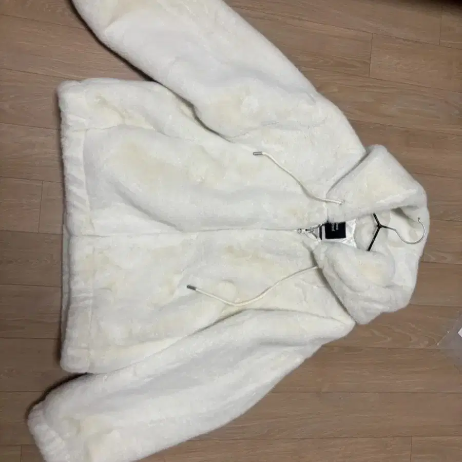무신사 스탠다드 아이보리 퍼후드 자켓 M