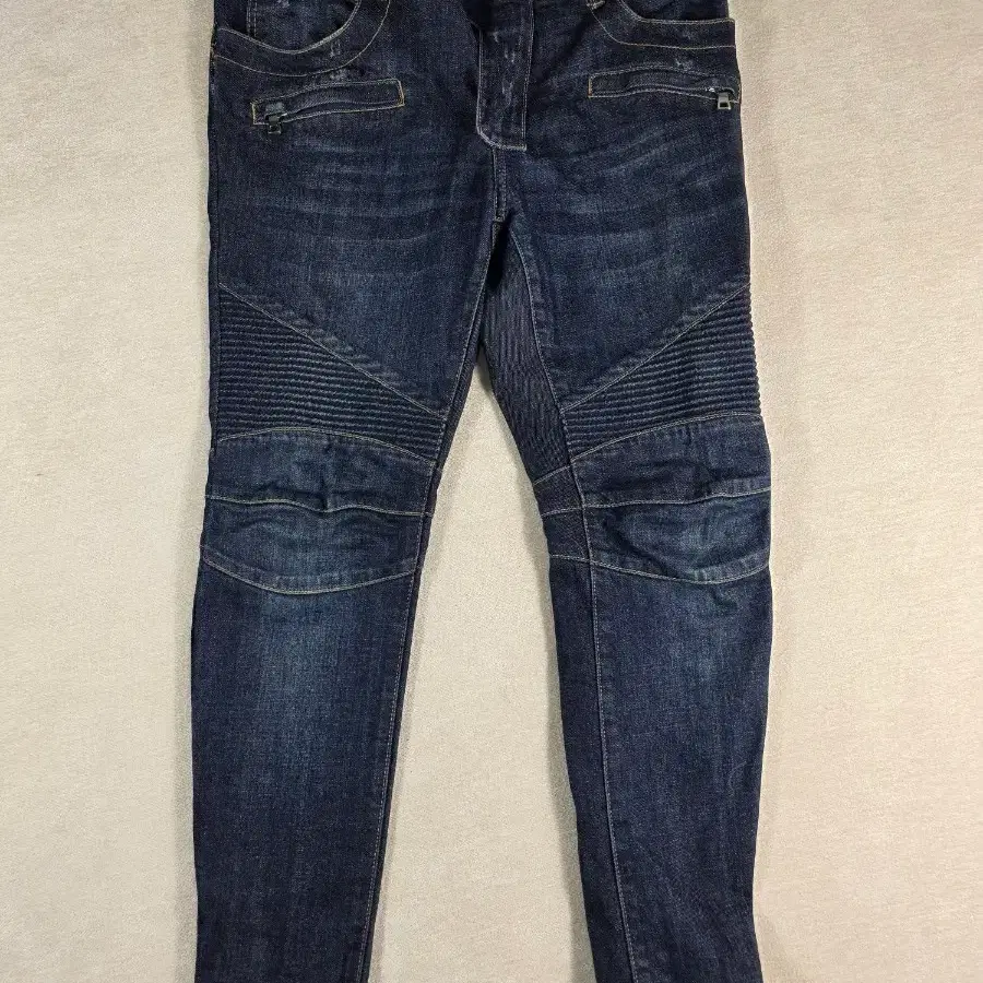 발망(BALMAIN) 메이드 인 재팬 인디고 스판 바이커 데님 팬츠