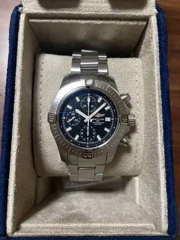 브라이틀링 어벤져 크로노그래프 43mm