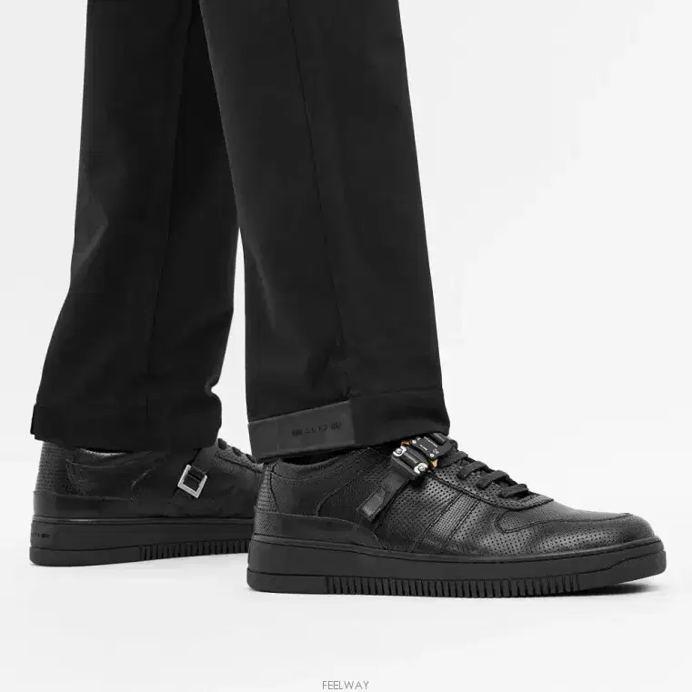 1017 ALYX 9SM BUCKLE LOW leather TRAINER