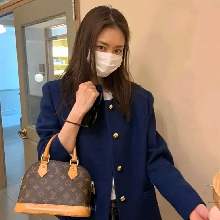 루이비통 알마BB 모노그램 토트백