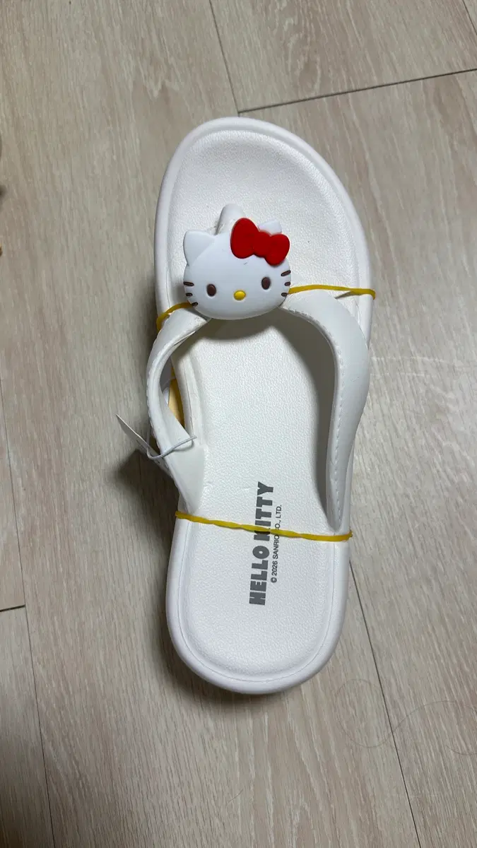 (New Product) Hello Kitty Slippers Shoes 255