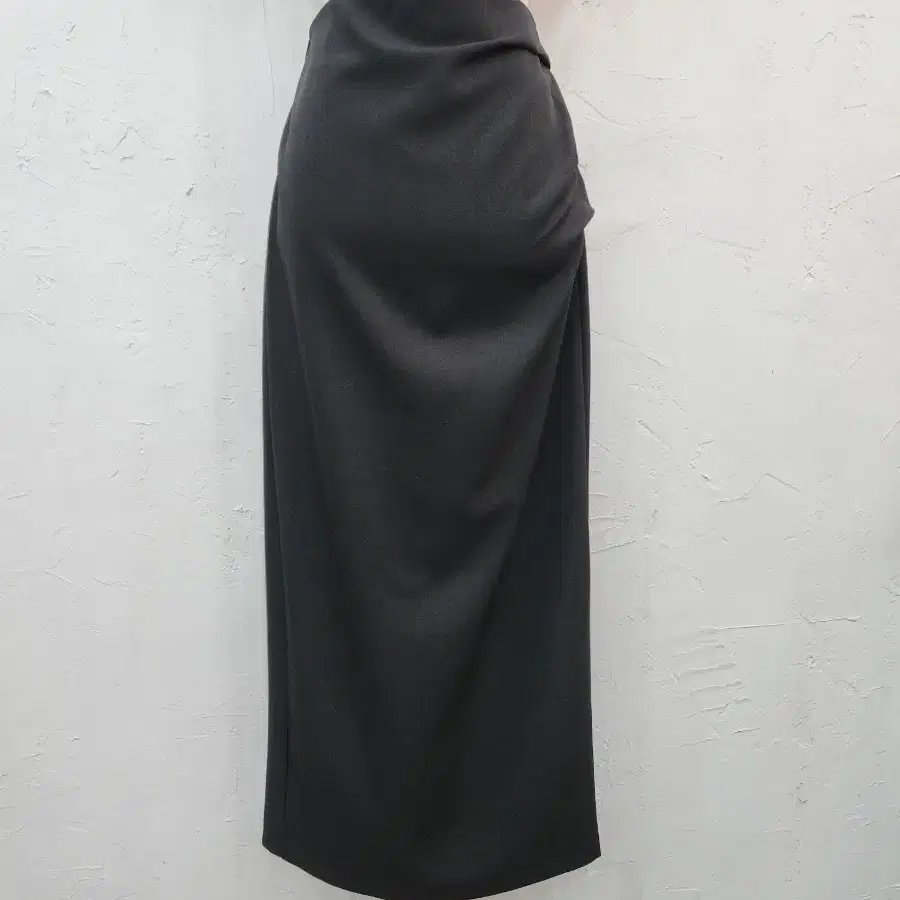 블랙 뒷트임 셔링 롱 스커트