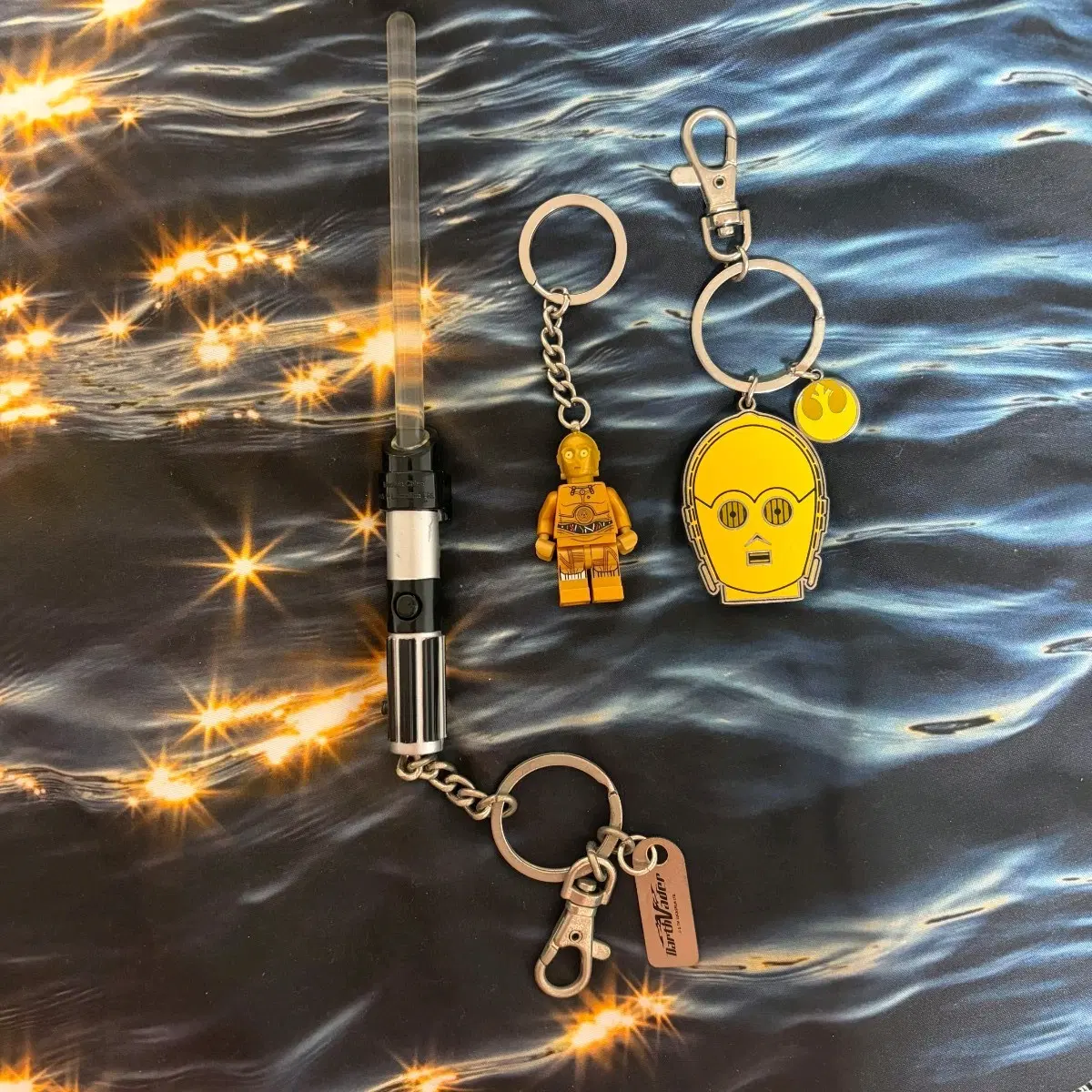 [캐나다 디즈니 스토어 & 홍콩 디즈니 랜드 직접구매] 스타워즈 정품 키링 세트 (C-3PO, C-3PO 레고, 라이트세이버)