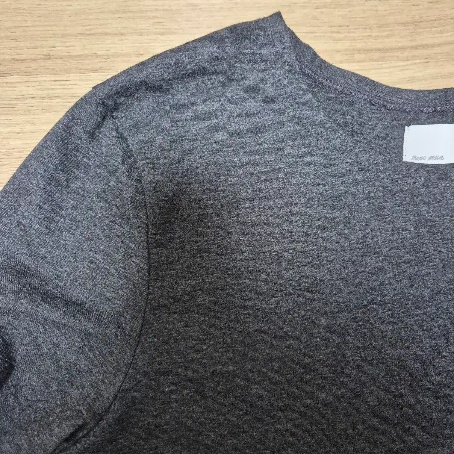 모노프리베 Textured Roll Long Sleeve Charcoal