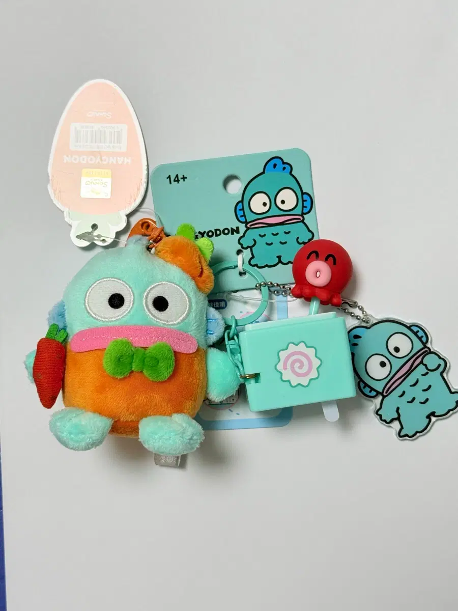 신상 산리오 한교동 키링 세트 (당근, 사유리 기어봉)