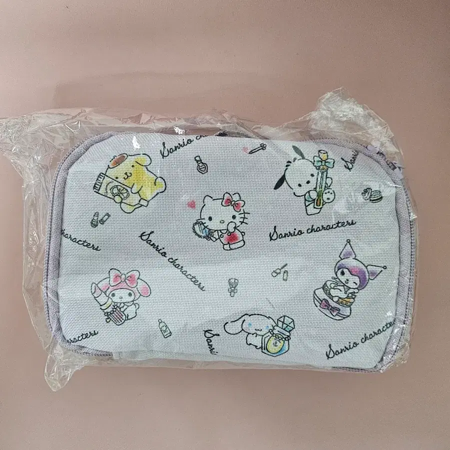 산리오 연보라 사각 파우치