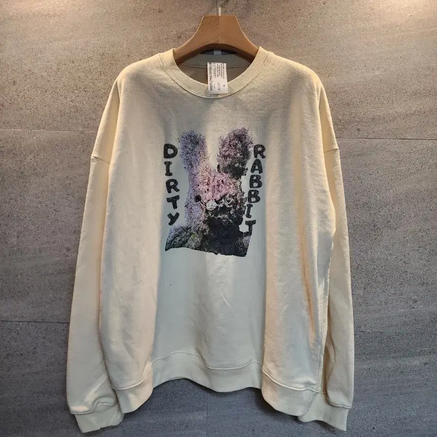 Label off. Dirty Rabbit ๋งจํฌ๋งจ.