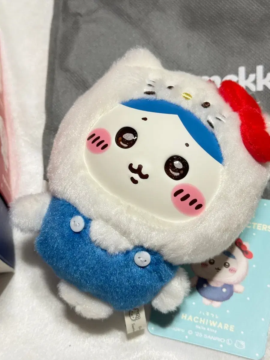 치이카와 산리오 콜라보 키라메코 하치와레
